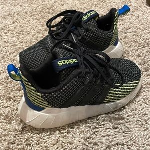 Little boys Adidas Tennis Shoes